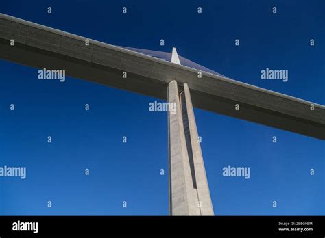 The Viaduc De Millau Stock Photo Alamy