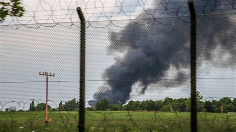 Berlin Gro Brand In Tegel Drei Lagerhallen Abgebrannt Der Spiegel