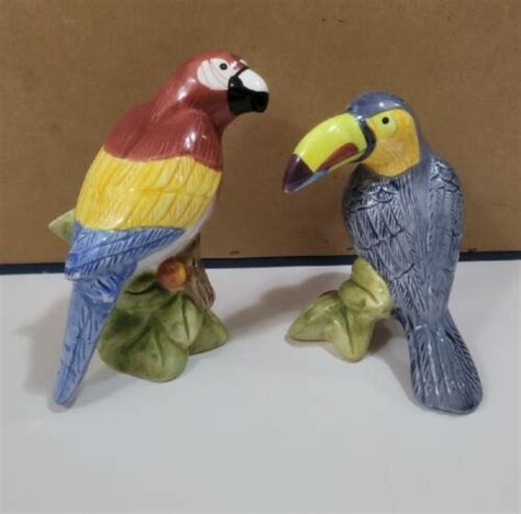 Sakura Parrot Salt Pepper Shakers Macaw Toucan Ebay