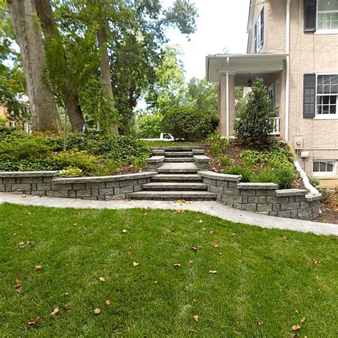 Grand Exterior Steps Stairs And Retaining Walls Classique Jardin Richmond Par Oak Valley