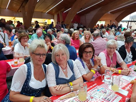 Alpenparty Fügen 2022 1 Fanclub Niederbayern unterwegs