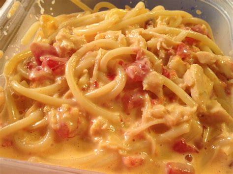 Cheesy Chicken Spaghetti Only Four Ingredients Chicken Velveeta Spaghetti And Rotel