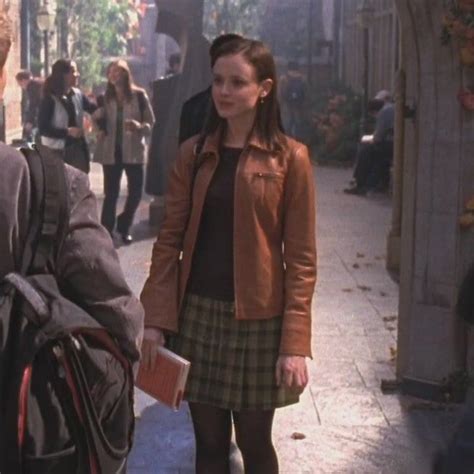 Alexis Bledel As Rory Gilmore In Gilmore Girls Gilmore Girls Fashion