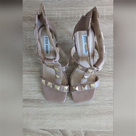 Steve Madden Nude Valentino Style Heels Gem