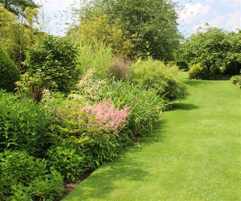 cheap diy garden path ideas 9