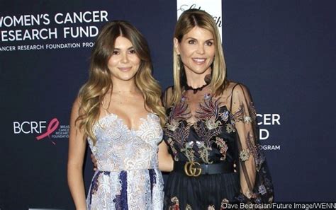 Lori Loughlins Daughter Olivia Jade Caught Having A Blast At Party