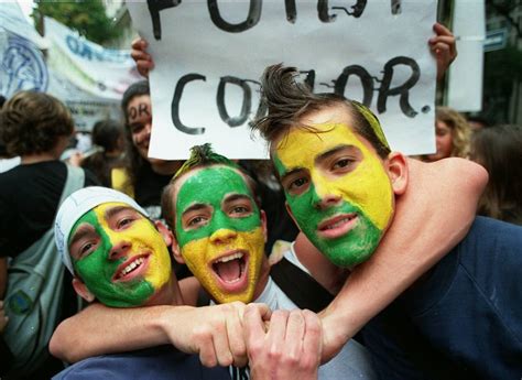 Em SP esquerda retoma verde e amarelo Fórum Outer Space O maior