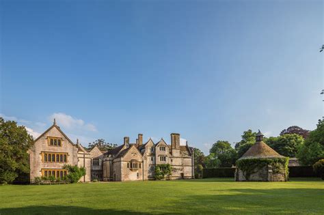 Visit Athelhampton One Of Englands Prettiest Medieval Houses