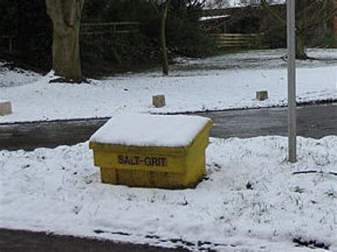 Call for salt bins for gritting roads in Co Kildare town - Kildare Now