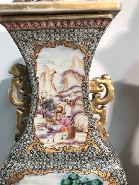 Proantic Paire de vases de Chine en porcelaine XVIIIème siècle