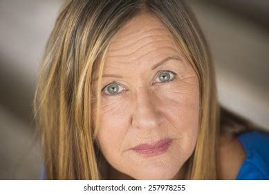 Photo De Stock Portrait Attractive Mature Woman Shy Insecure 257978864