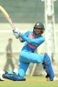 Smriti Mandhana Bio, Age, Career, Ranking & Hottest Photos | Reckon Talk