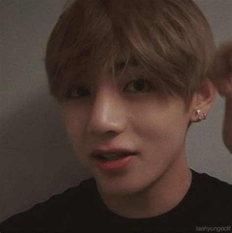 Pin By Vian Tae On T A E H Y U N G Kim Taehyung Taehyung V Taehyung