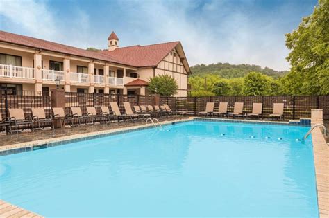 5 Best Hotels With Hot Tub In Helen, Georgia | Trip101