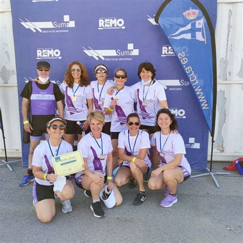 Podium Para Las Veteranas Y Las Juveniles De Remo Del Nautico Gandia