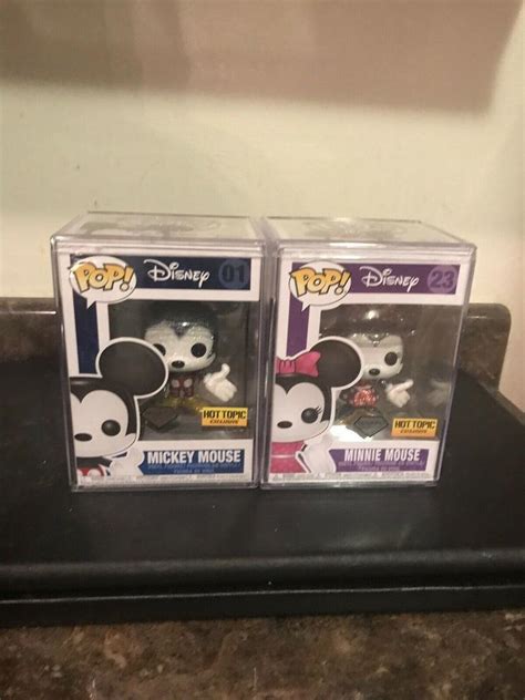 Mickey Mouse And Minnie Mouse Hot Topic Diamond In Protectors Funko Pop Rare