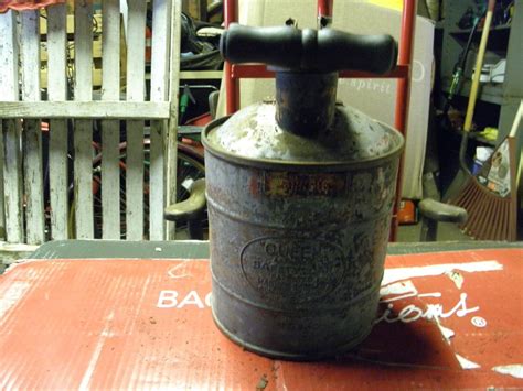 Rare Vintage Queen Harker Mfg Co 1 Gallon Safety Gas Can