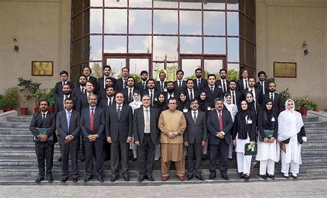 Trainee Lawyers From Quetta In Group Photo With Hon Ble Mr Justice