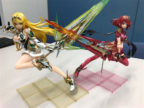 Photos Of The Official Mythra And Pyra Figures From Xenoblade