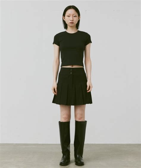 Fekete（フェケテ）の「pleats Mini Skirt フレアプリーツミニスカート（スカート）」 Wear