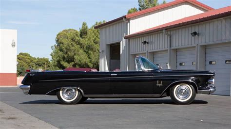 1962 Chrysler Imperial Crown Convertible | S92 | Rogers' Classic Car Museum 2015