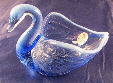 Fenton Glass Blue Opalescent Rim Swan Has Original Fenton Sticker And Mark Fenton Glass