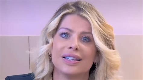 Karina Bacchi Rebate Seguidora Ap S Grave Acusa O E Desabafa O Mundo