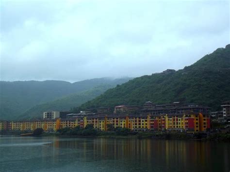 Cottages in the valley - Picture of latur city, Maharashtra, Lavasa ...