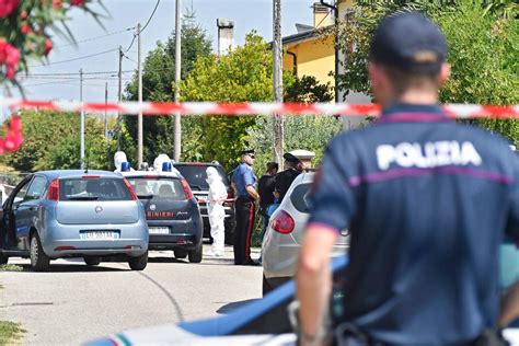 Venezia Poliziotto Uccide La Moglie E Si Suicida