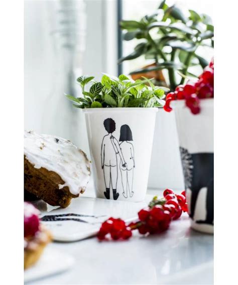 Cup Naked Couple Back Helen B