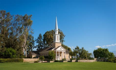 Forest Lawn Memorial-Parks & Mortuaries - Covina Hills Obituaries & Services In Covina, Ca