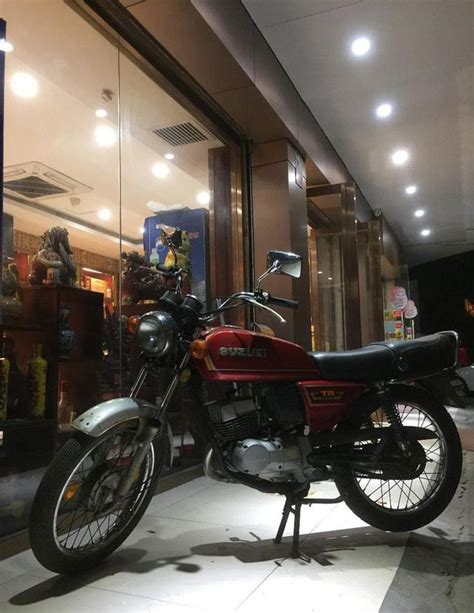 1985年的铃木tr125，千元买到手，简单清洗后还很板正，经典老车 每日头条