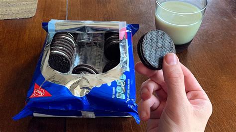 Life Can’t Have Been Easy For Oreo With One Cookie Inside-Out