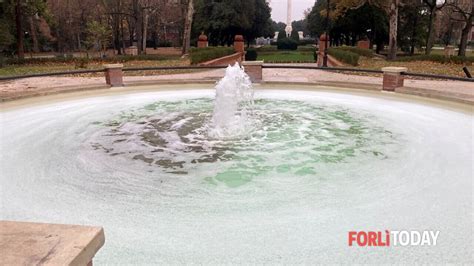 Schiuma Nella Fontana Dei Giardini Pubblici Segnalazione A Forl