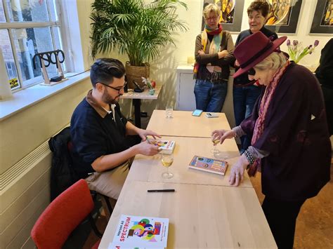 De Tweede Roze Literaire Salon In Gesprek Met Haroon Ali Roze