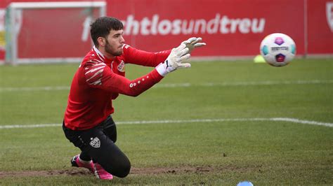 Planungen Beim VfB Stuttgart Wird Torwart Talent Dennis Seimen Verliehen