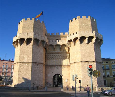 Las Torres De Serranos Las Puertas De Valencia Mirando Al Túria