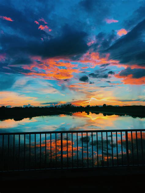 Preppy Sunset Wallpaper