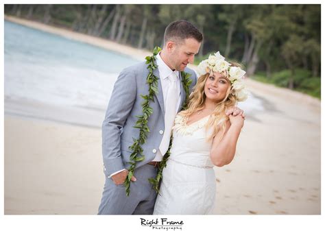 Hale Koa Estate Wedding | Hauula by RIGHT FRAME PHOTOGRAPHY