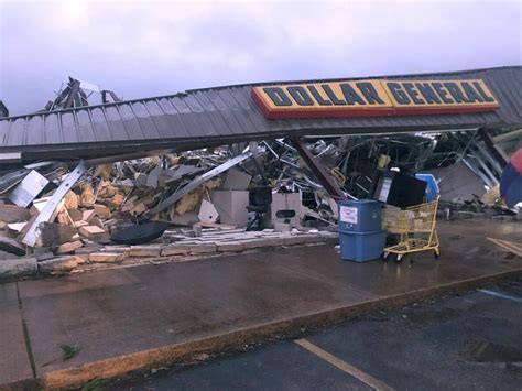 18 Dead In Tornado Outbreak In Southern Us Storms Heading North