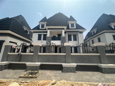 For Sale Luxury Built Bedroom Fully Detached Duplex With Rooms