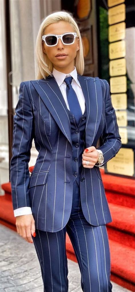 Pin By David Oberl Nder On Interessantes Suit And Tie Tie Women Fashion