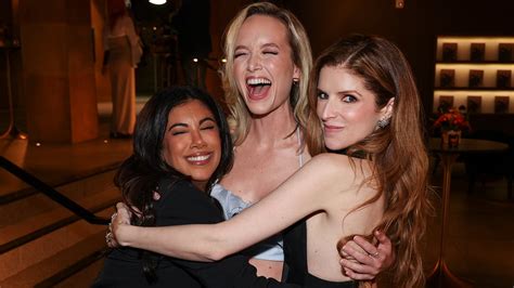 Anna Kendrick Reunites With Pitch Perfect Co Stars At Premiere Of