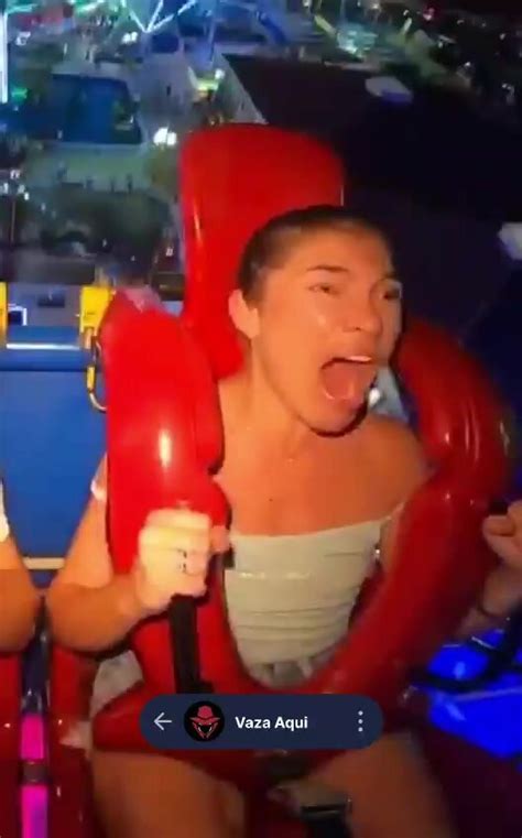 Blonde Paying Titty On The Amusement Park Toy Cnn Amador