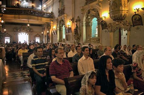 CATHOLICVS Primera Santa Misa Tridentina Pontifical desde hace más de