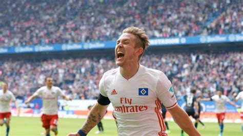 Holtby schaltet Gehirn aus und trifft für den HSV zum Sieg