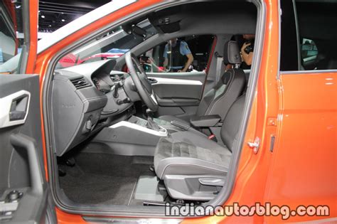 Seat Arona interior at IAA 2017