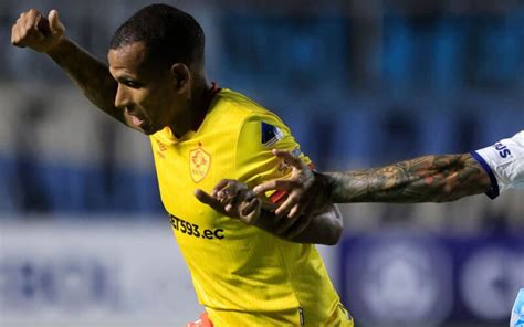 R Mulo Otero Marc En La Derrota De Aucas Ante Racing Lavinotinto