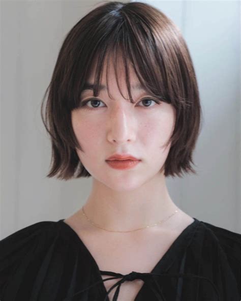 ダークブラウンってどんな色おすすめの髪色15選透明感のあるヘアカラー色見本 LALA ララ Japanese Short Hair