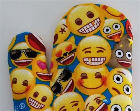 Oven Mitt Kitchen Oven Mitts Emoji Oven Mitt Happy Face - Etsy